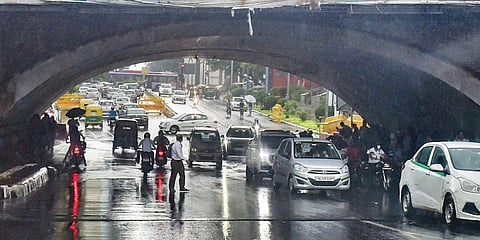 Minto Bridge, which has seen heavy waterlogging every monsoon in the past few years, remained clear on Wednesday despite heavy downpour. (Photo| PTI)
