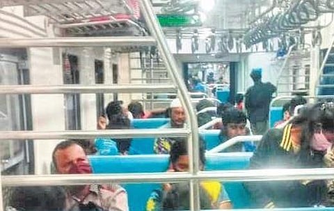 KSR Bengaluru- Marikuppam MEMU Special train was held  up for hours in Bengaluru on Friday