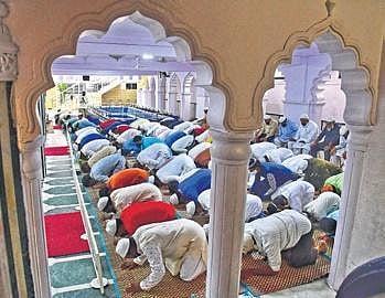 Muslims offer prayers on the occasion of Bakrid at Quba Masjid in Kalasipalya, in Bengaluru on Wednesday | SHRIRAM BN