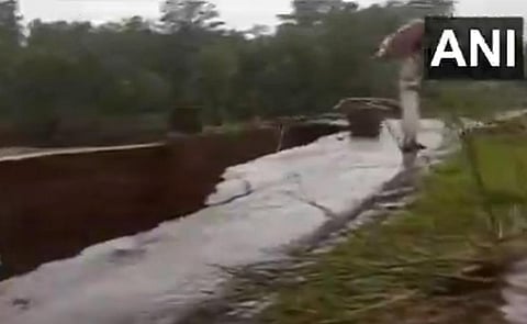 Incessant rains damage roads in Mahad of Raigad district in Maharashtra. (Photo | Twitter/ANI)