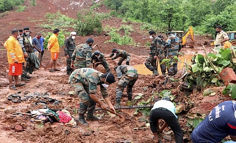 Flood relief operation carried out as part of 'Operation Varsha' in Ratnagiri district of Maharashtra. (Photo | PTI)