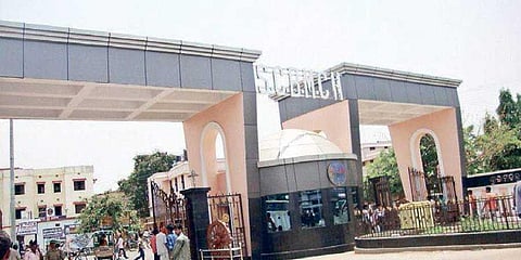 Cuttack's SCB Medical College bears the burden after closure of designated COVID hospitals