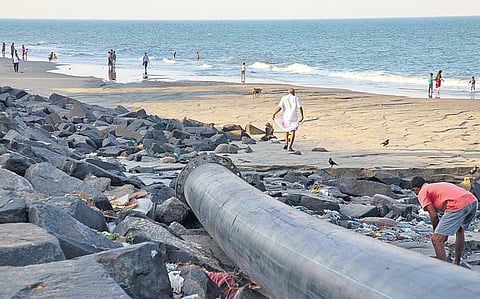 Sandy beach reappears along Puducherry coast | G PATTABI RAMAN