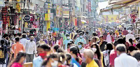 People busy shopping at Ranganathan street in T Nagar after it reopened following a 10-day closure. (Photo  | Martin Louis/EPS)