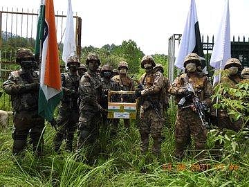 On the occasion of Pakistan's Independence Day, the Indian Army exchanged sweets with Pakistan Army in Poonch and Mendhar. (Photo | ANI)