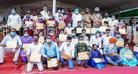 Punjab CM Capt Amarinder Singh with the family members of the victims of Amritsar rail accident on Sunday. (Photo | Twitter)