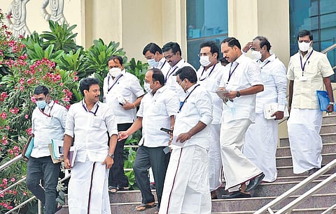 DMK MLAs leave the Assembly after the budget session on Monday | P Jawahar