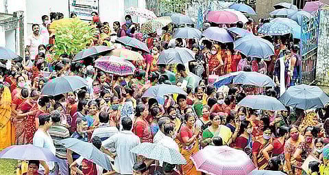 Women thronging a Duare Sarkar camp in Nadia district on the fourth day of enrollment for financial assistance. (Photo | PTI)