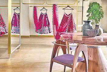 The city has boutiques which create basic designs and their style is very different from those of the high-end designers.
