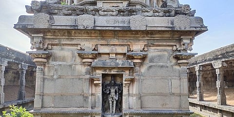 2) Western facade of the main shrine