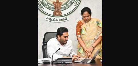 CM YS Jagan Mohan Reddy credits funds into bank accounts of AgriGold victims at his camp office in Tadepalli. (Photo | Express)
