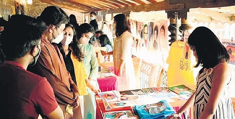 These are bazaars that offer an endless array of goods at low rates.