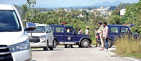 Police personnel at the spot where a woman was allegedly gang-raped, in Mysuru on Thursday | Udayshankar S