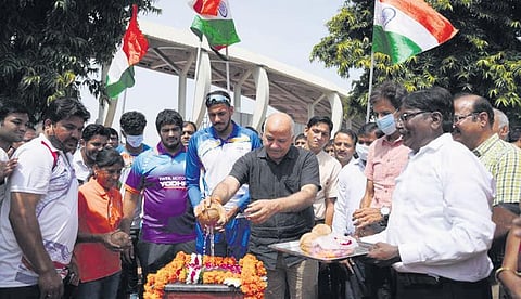 Deputy CM Manish Sisodia laying foundation of new facility at Chhatrasal Stadium. (Photo| EPS)
