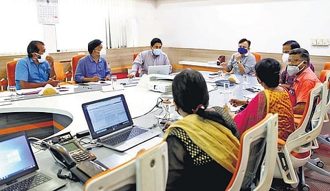 Meeting chaired by Biswanath Sinha, IT Secretary, to discuss development of IT sector 