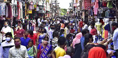 People at the Broadway market in Kochi for Onam purchases. (File photo | Albin Mathew, EPS)