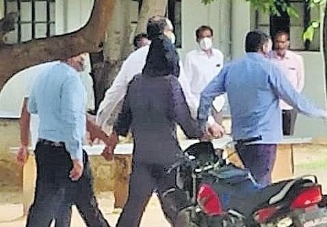 Arrested YSRC activist Sunil Kumar Yadav in connection with the murder of former minister YS Vivekananda Reddy.