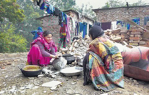 Pakistani Hindu refugee women at their camp in Majnu Ka Tila area of New Delhi. (File photo| PTI)