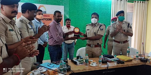 SP Kumar Ashish being feted by members of the social organisation 'Vihan'. (Photo | Express)