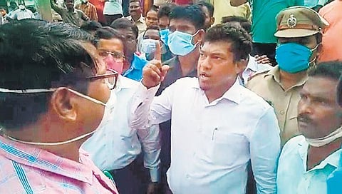 Andhra Pradesh dares Odisha: Minister reopens Anganwadi centre in Gajapati district