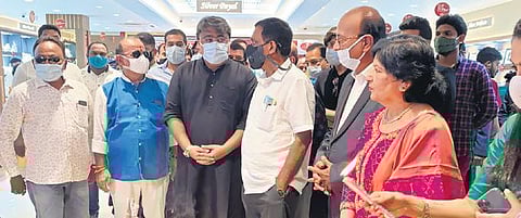 The inauguration of the new Khimji Jewellers showroom in Jharsuguda. (Photo | Express)