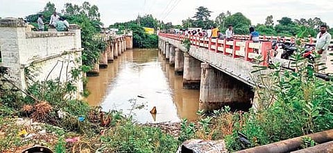 The car in which the eight medical students were travelling, fell into a lake after colliding with pole on Sunday. (Photo | EXPRESS)