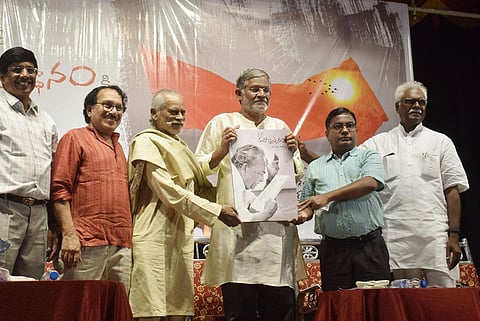 Tanikella Bharani participated in a pustaka neerajanam programme on Maha Prasthanam, organised by Sahithi Mitrulu at Siddhartha Auditorium. (Photo | Express)