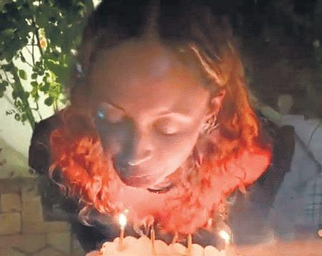 A moment before Nicole Richie’s hair caught fire