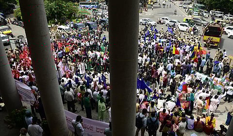 Activists from various Kannada organisations and trade union raise slogans during the Bharat Bandh in Bengaluru.  (Photo | Ashishkrishna HP, EPS)
