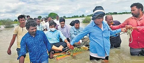Officials visit flood-hit areas in Bodhan mandal of Telangana