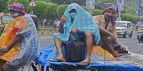 Rain brings life to standstill in city