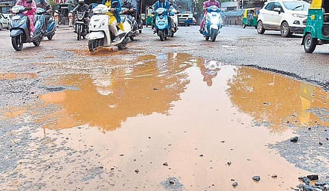 This is the condition of Ambedkar Veedhi, near Balekundri Circle, just a few hundred metres from the power house, Vidhana Soudha.| vinod kumar T