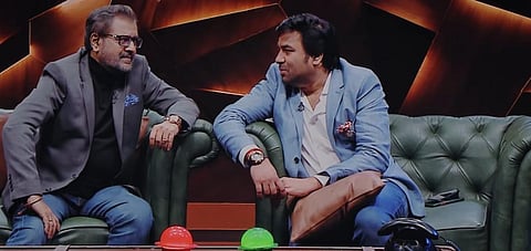 Hosts Vivek and Shiva in Lol Enga Siri Paappom (Photo | YouTube screengrab)