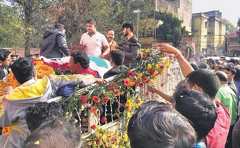 Mohanty’s mortal remains being taken in a procession in Jharsuguda. (Photo  | Express)