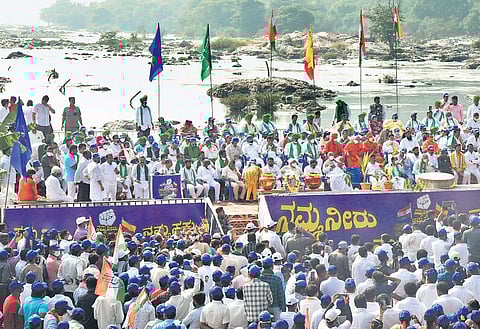 A huge stage at the Sangama along the Cauvery river was the venue for the launch of the Congress‘ 10-day Mekedatu padayatra | VINOD KUMAR T