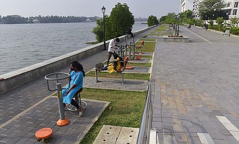The renovated  APJ Abdul Kalam Marg at Mrine Drive with green spaces, an open gym and play area for children. (Photo | Albin Mathew, EPS)