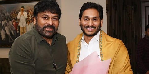 Megastar Chiranjeevi (L) with Andhra Pradesh CM YS Jagan Mohan Reddy. (Photo| Twitter)