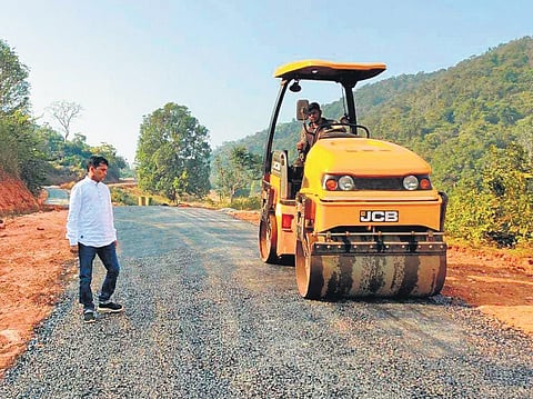 Construction of road from Darlabeda to Kunturpada in Jodamba underway (Photo | Express)