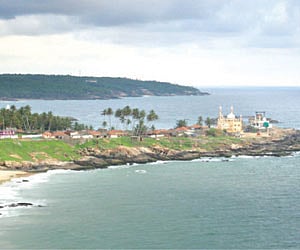 A view of the Vizhinjam promontory and the entry to the fishing harbour from the Kovalam Lighthouse. (File photo| EPS)