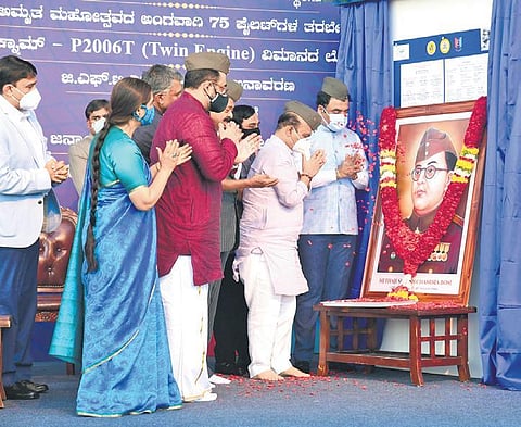Chief Minister Basavaraj Bommai pays homage to Netaji Subhas Chandra Bose in Bengaluru on Sunday | shriram bn