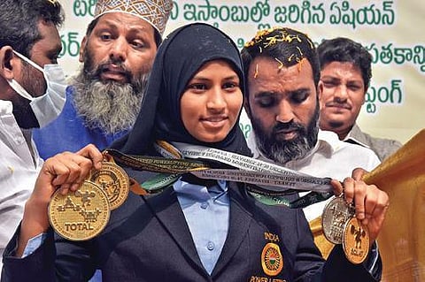 Sheikh Sadiya Almas felicitated in Vijayawada on Sunday (Photo | P Ravindra Babu, EPS)