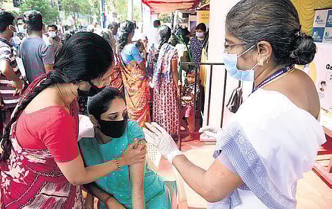 People getting vaccinated at the 17th mega Covid vaccination camp held at Saidapet in Chennai. (Photo| R Satish Babu, EPS)
