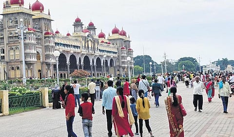Mysuru Palace attracts 2 lakh visitors this Dasara