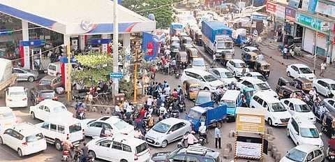 Vehicle owners rush to get PUC at petrol stations