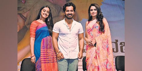 Ankita Amar, Pruthvi Ambaar, and Sangeeta Bhat