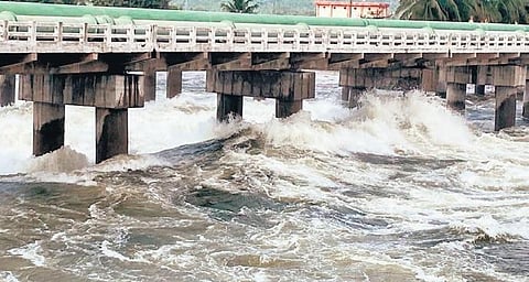 Excess water released from Mettur Dam into Cauvery river | Express