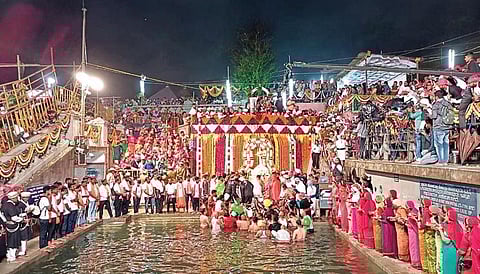 Thousands witness the Cauvery theerthodbhava on Monday evening | Express
