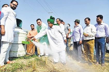 Delhi govt starts spraying of Pusa bio-decomposer to curb stubble burning