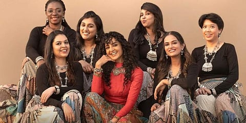 Manju Warrier and the dancers of 'Kannilu Kannilu'  song. (Photo | Twitetr)
