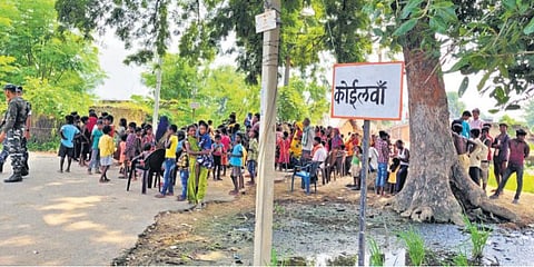 ‘Read’ing the way: Young IPS officer decides to open a library in this Maoist stronghold